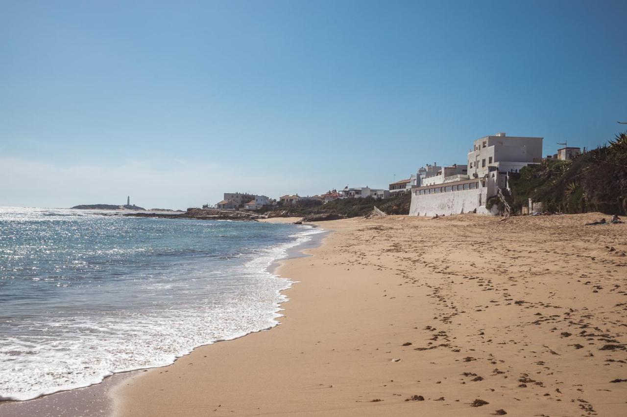Magnífico duplex renovado con piscina garaje y jardín, frente a la playa de los Caños de Meca. Los Canos De Meca Exterior foto