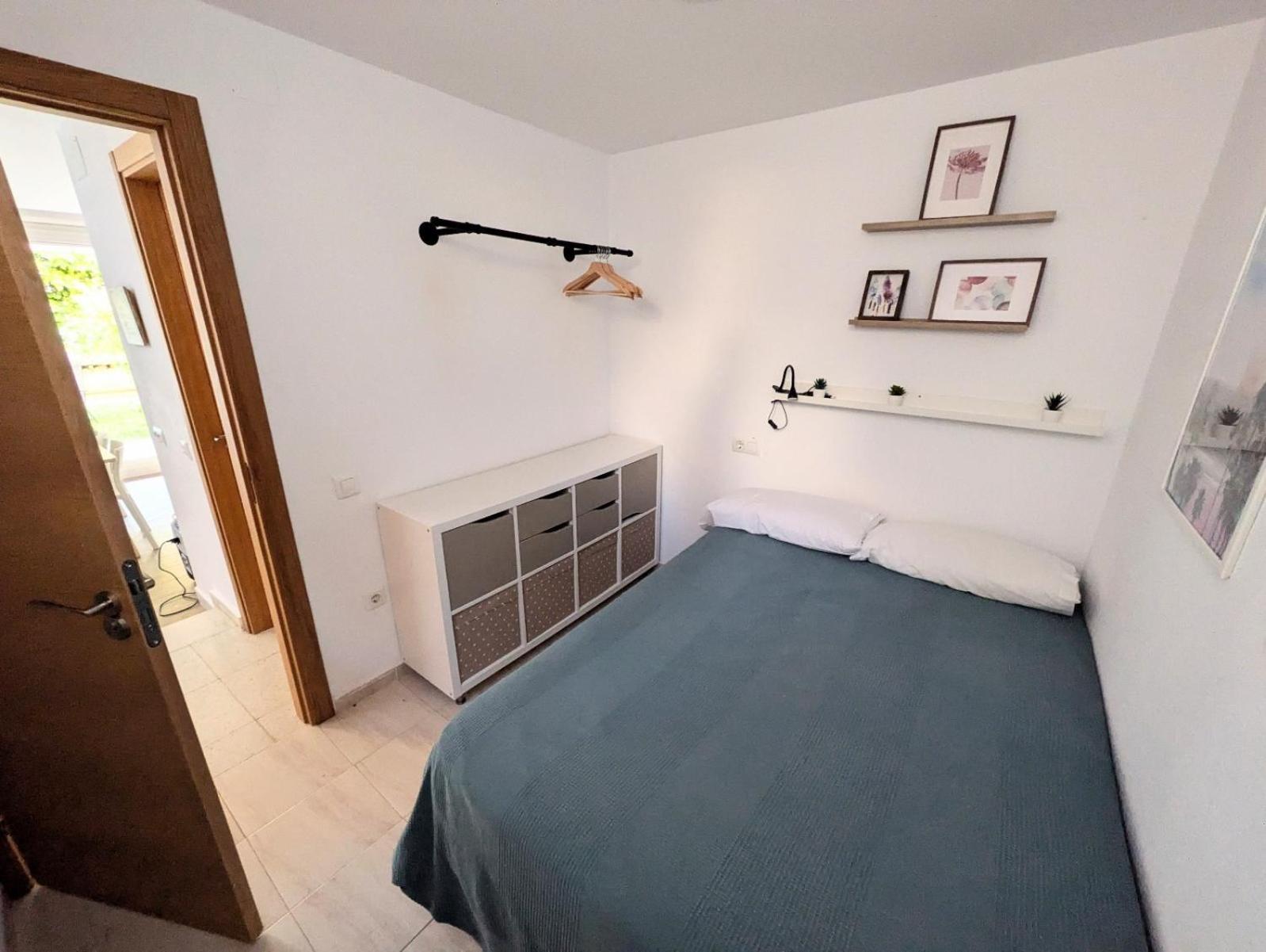Magnífico duplex renovado con piscina garaje y jardín, frente a la playa de los Caños de Meca. Los Canos De Meca Exterior foto