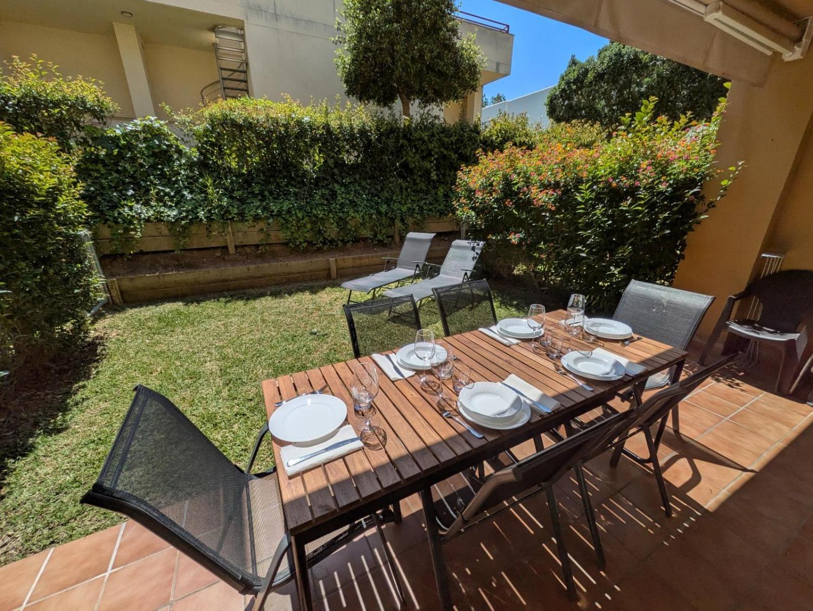 Magnífico duplex renovado con piscina garaje y jardín, frente a la playa de los Caños de Meca. Los Canos De Meca Exterior foto