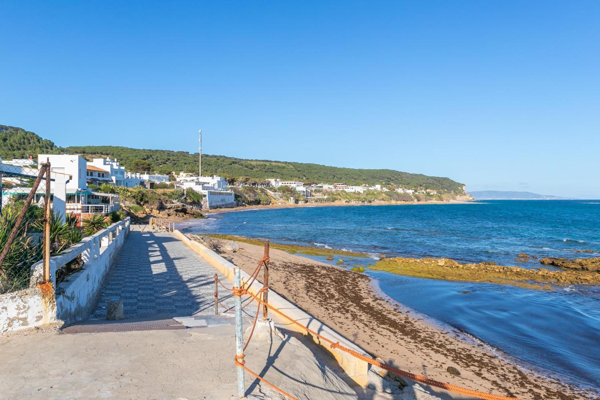 Magnífico duplex renovado con piscina garaje y jardín, frente a la playa de los Caños de Meca. Los Canos De Meca Exterior foto