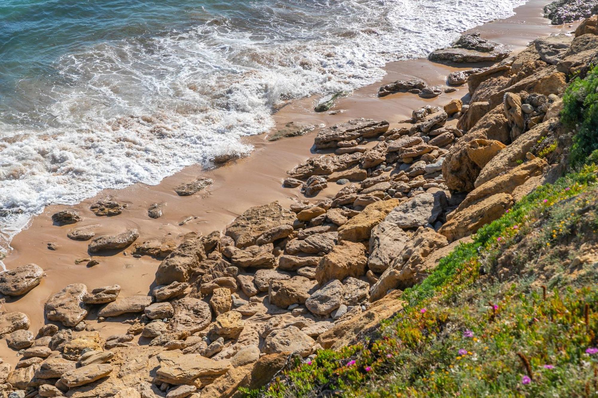 Magnífico duplex renovado con piscina garaje y jardín, frente a la playa de los Caños de Meca. Los Canos De Meca Exterior foto