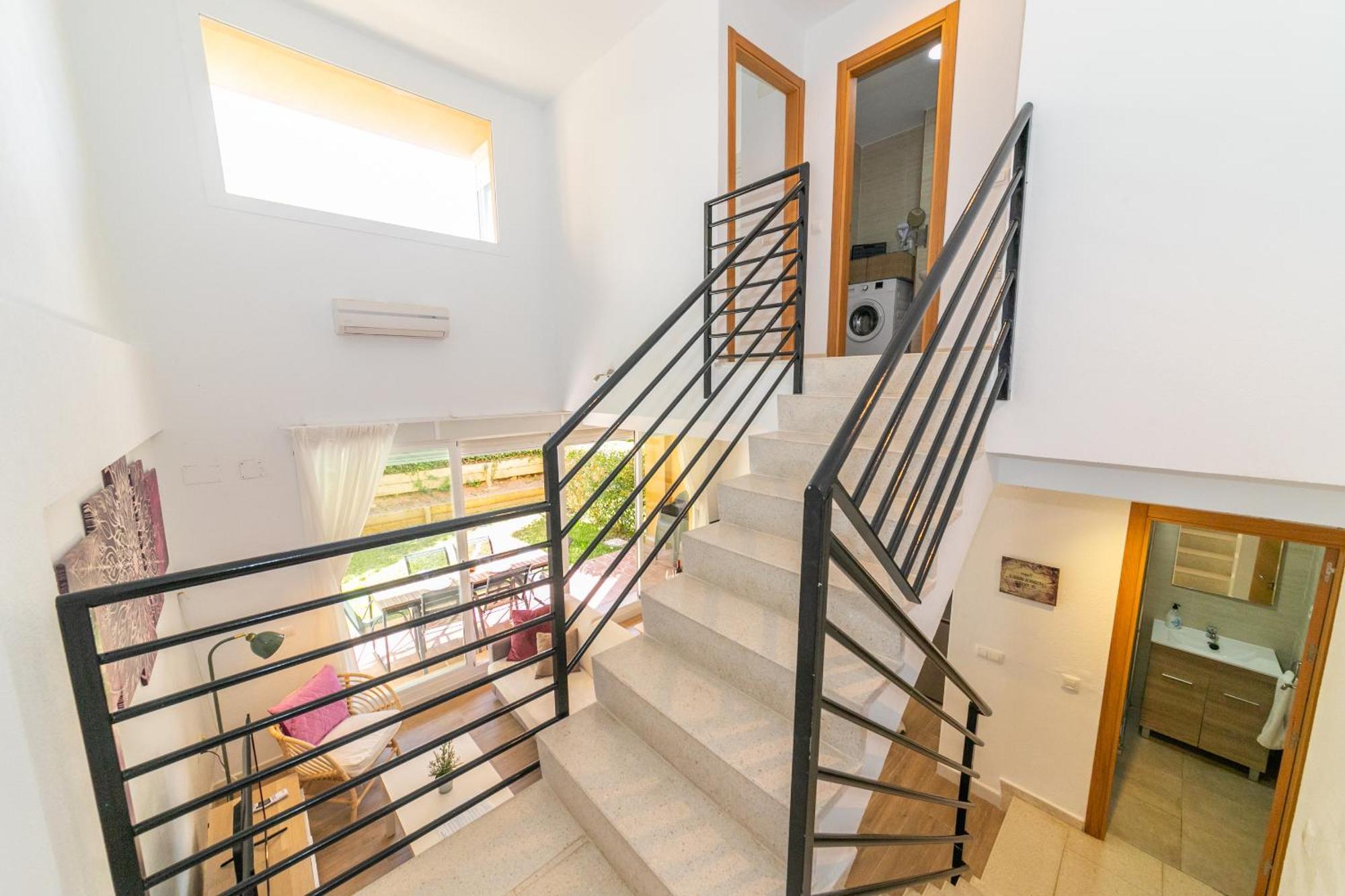 Magnífico duplex renovado con piscina garaje y jardín, frente a la playa de los Caños de Meca. Los Canos De Meca Exterior foto