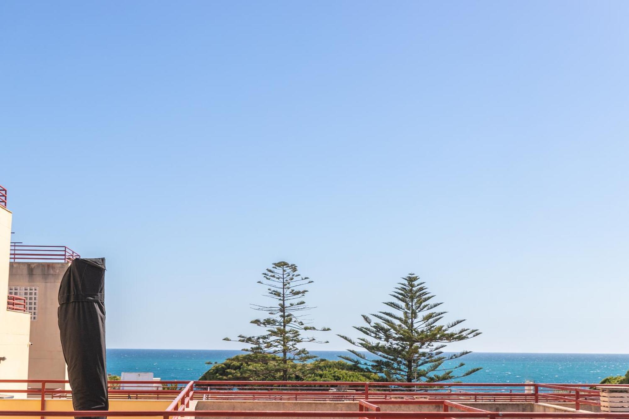 Magnífico duplex renovado con piscina garaje y jardín, frente a la playa de los Caños de Meca. Los Canos De Meca Exterior foto