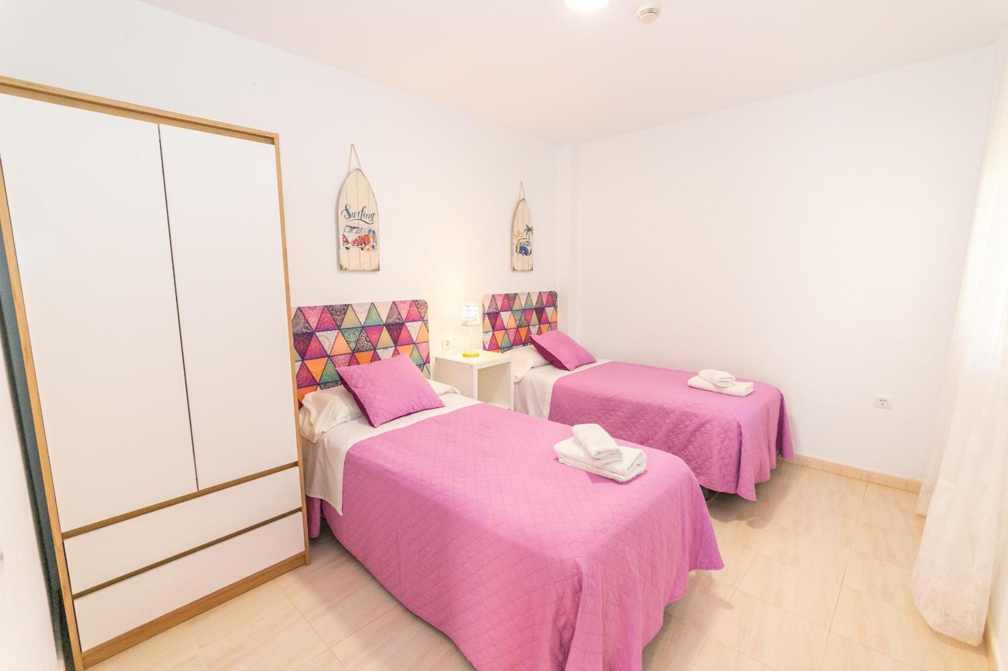 Magnífico duplex renovado con piscina garaje y jardín, frente a la playa de los Caños de Meca. Los Canos De Meca Exterior foto